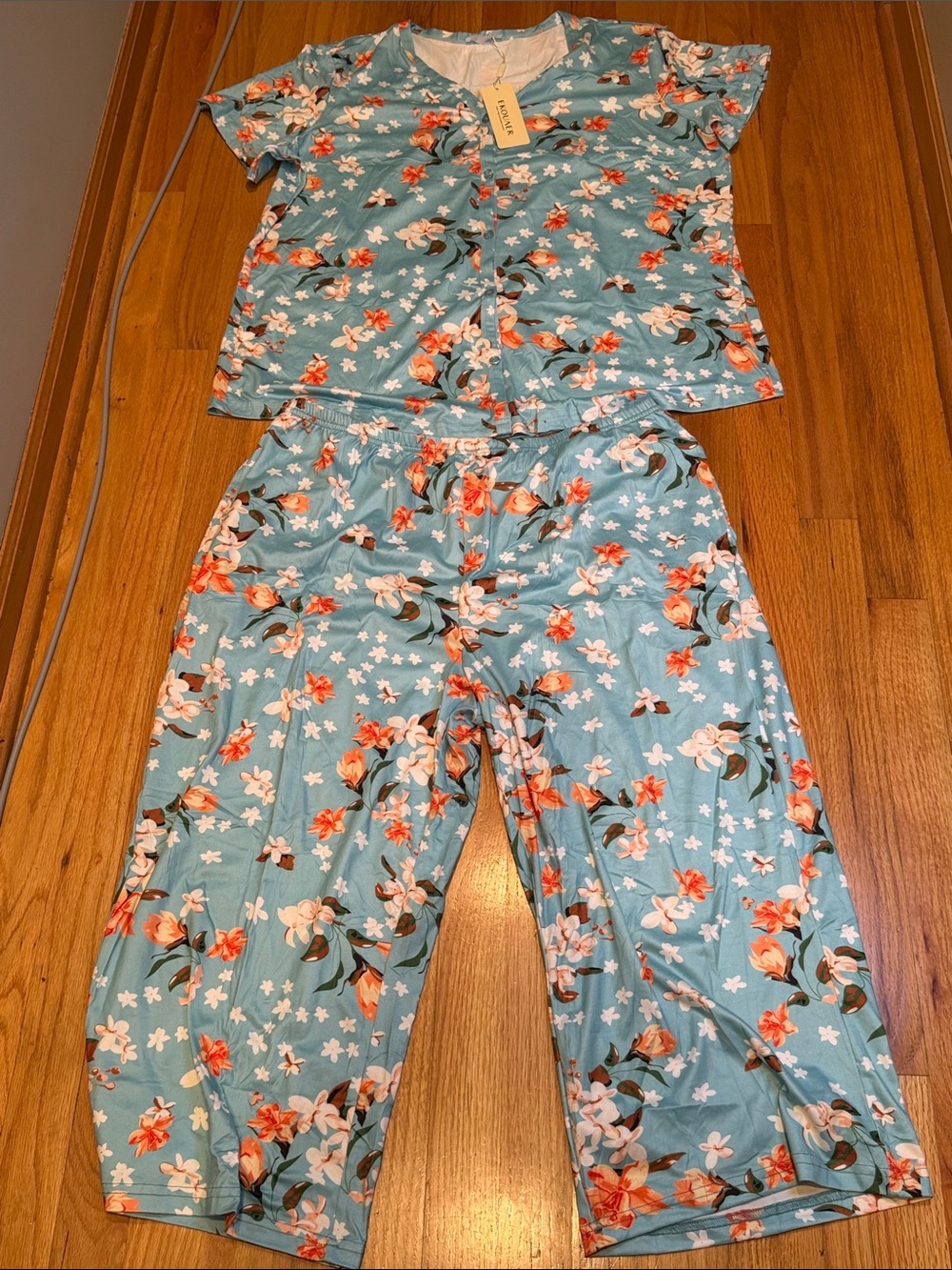 Ekouaer Women’s XL Floral Short-Sleeve Pajama Set Capri 2 Piece Set- Teal Floral